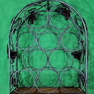 Wine Holder + 4 Grape Plaques
